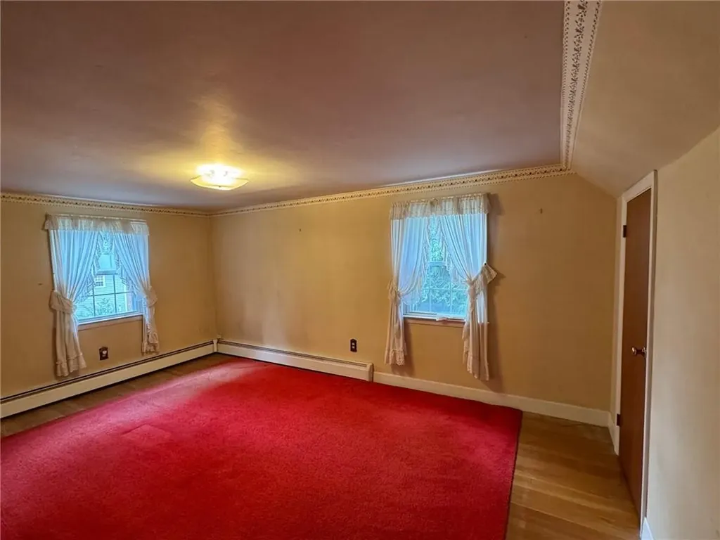 36 Colonial Road Bristol RI 02809