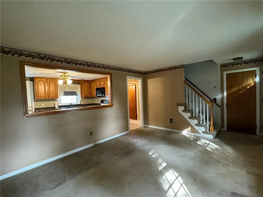 36 Colonial Road Bristol RI 02809