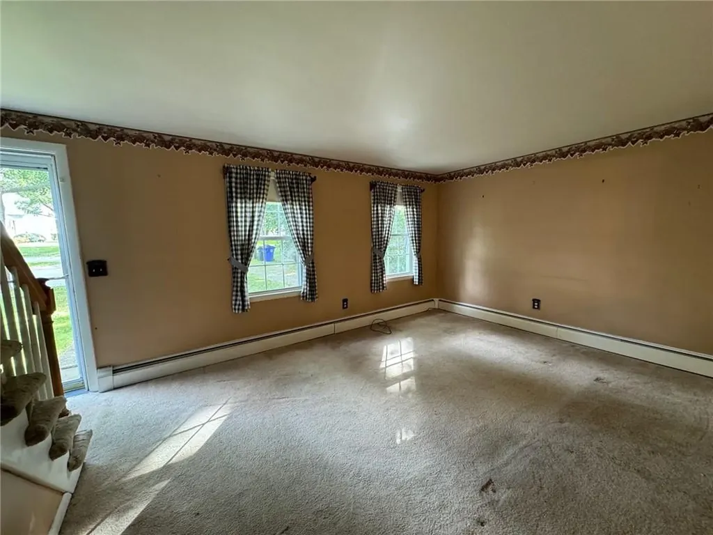 36 Colonial Road Bristol RI 02809