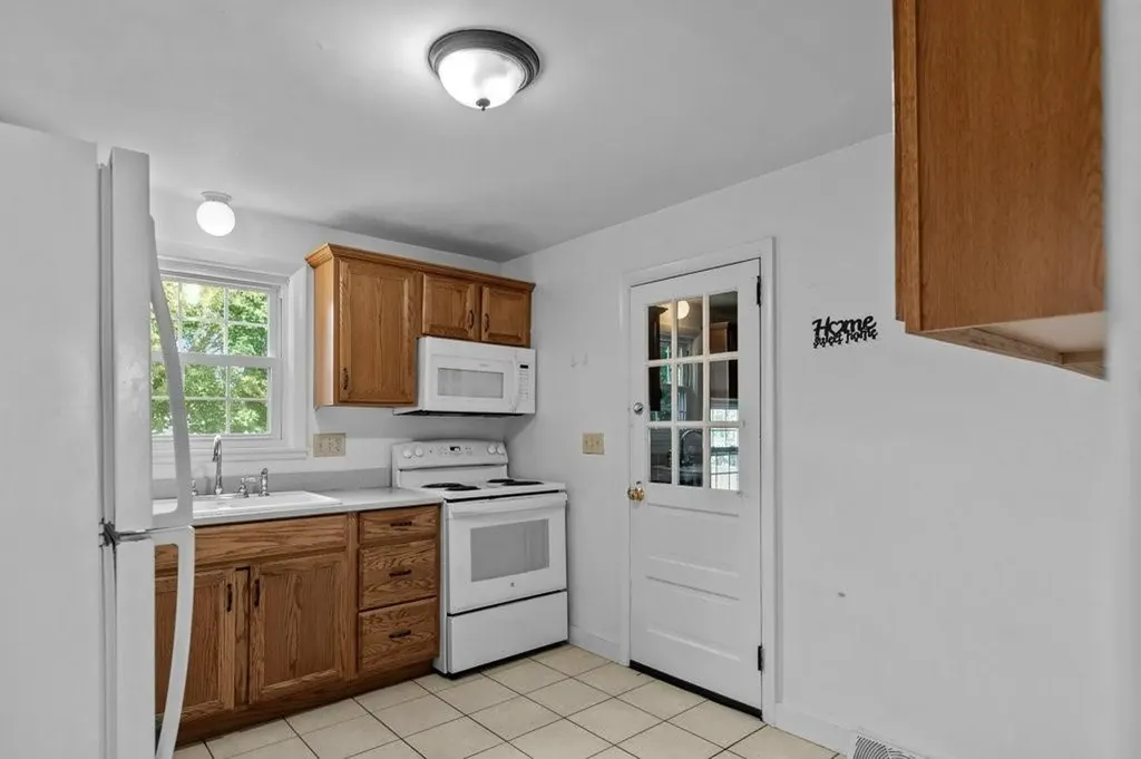 3 Donald Drive Middletown RI 02842