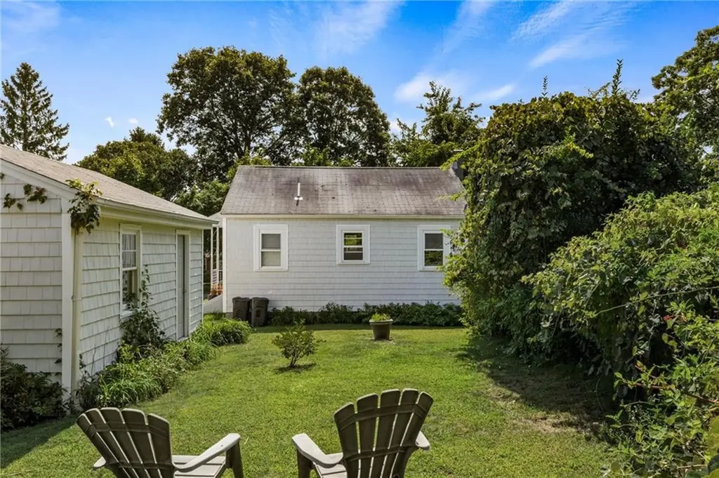 257 Foddering Farm Road Narragansett RI 02882