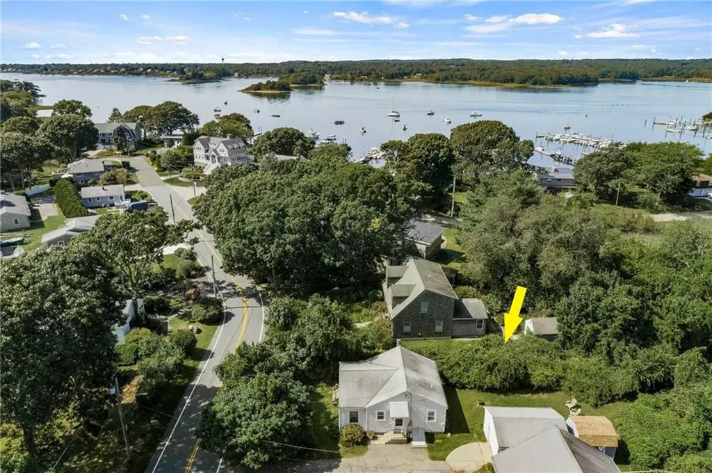 257 Foddering Farm Road Narragansett RI 02882