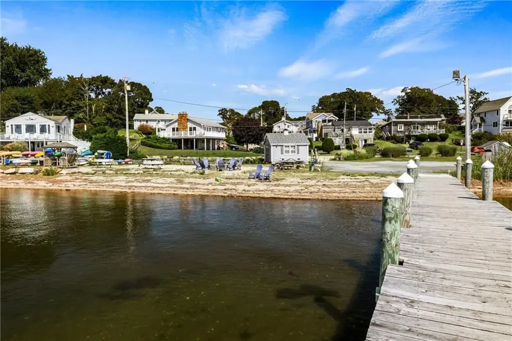 257 Foddering Farm Road Narragansett RI 02882