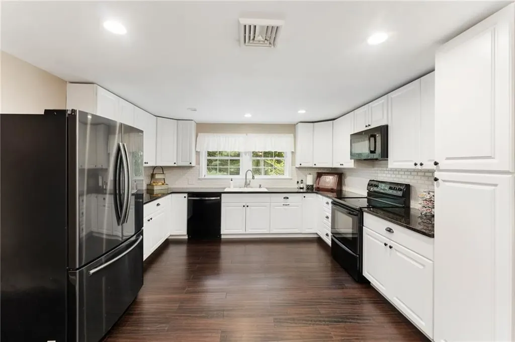 60 North Road Hopkinton RI 02833