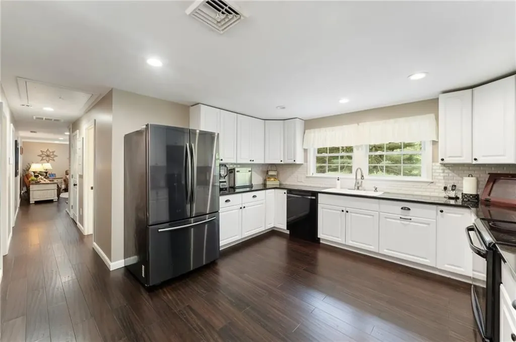 60 North Road Hopkinton RI 02833
