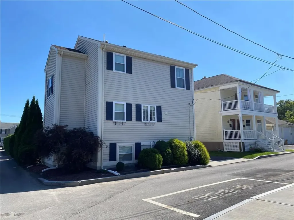 32 Rock Street Bristol RI 02809