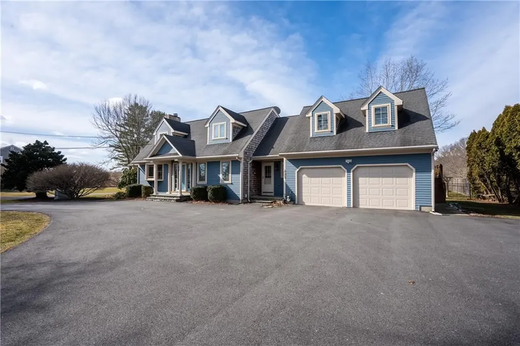 223 Wapping Road Portsmouth RI 02871