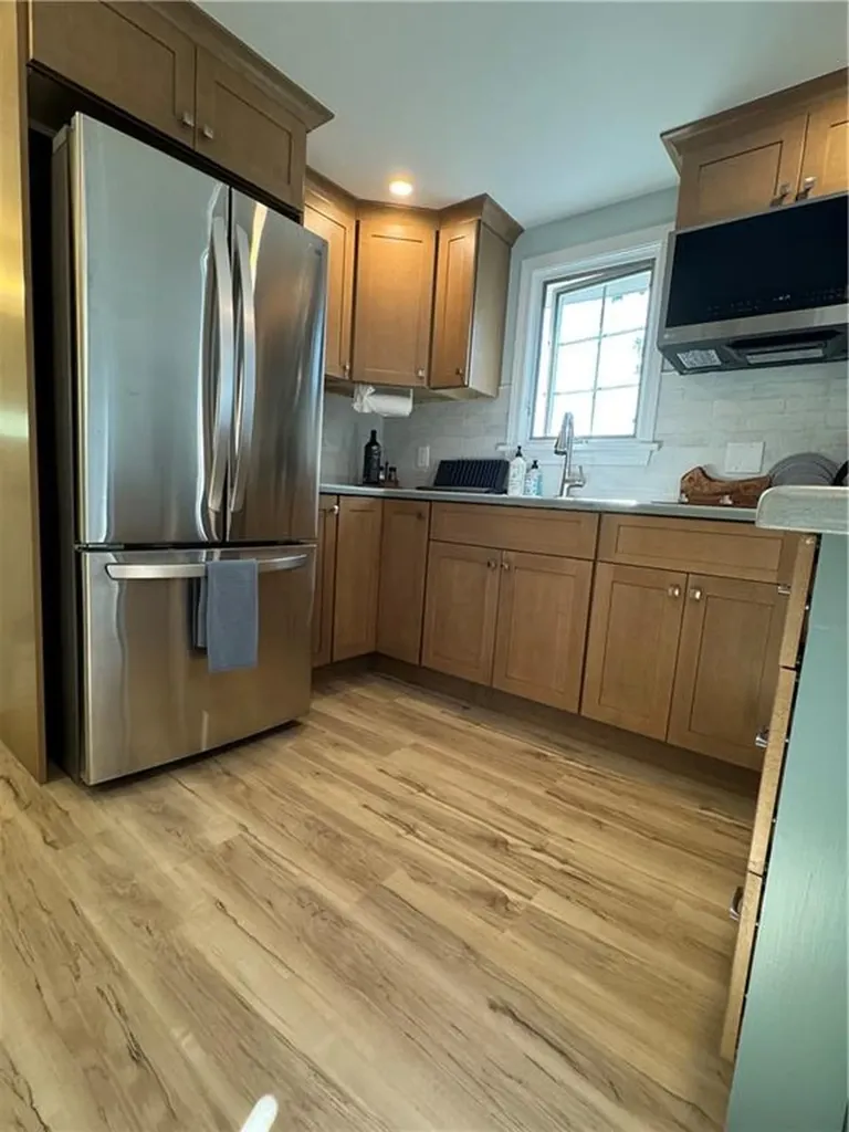 223 Wapping Road Portsmouth RI 02871
