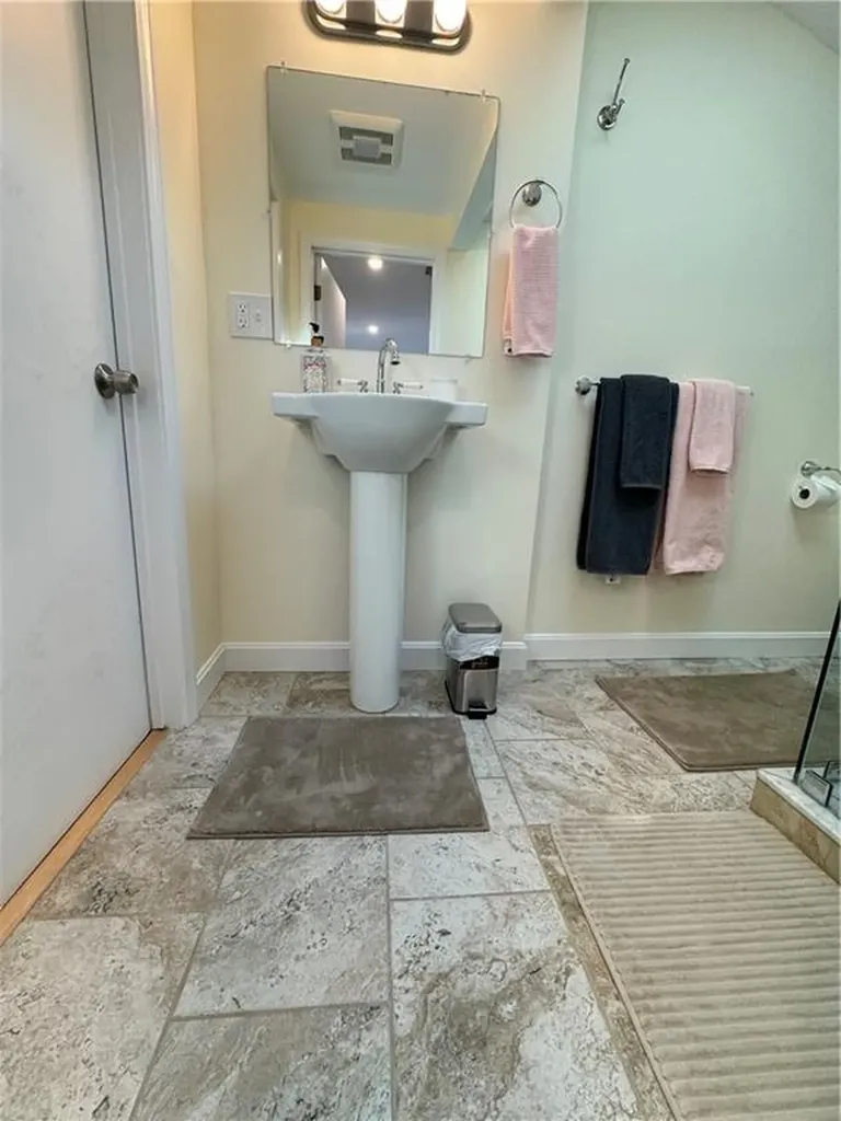223 Wapping Road Portsmouth RI 02871