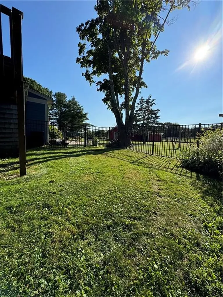 223 Wapping Road Portsmouth RI 02871