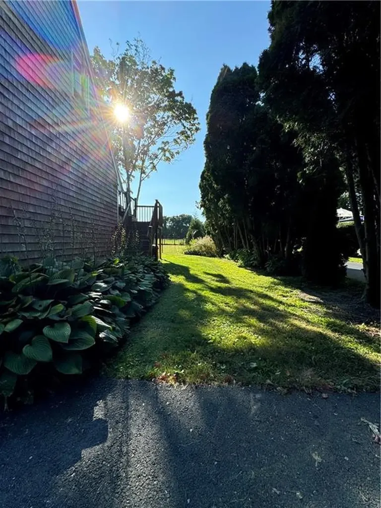 223 Wapping Road Portsmouth RI 02871