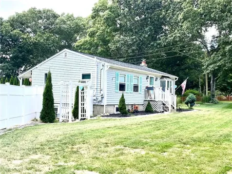 10 East Charles Street Charlestown RI 02813