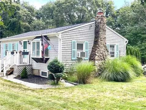 10 East Charles Street Charlestown RI 02813