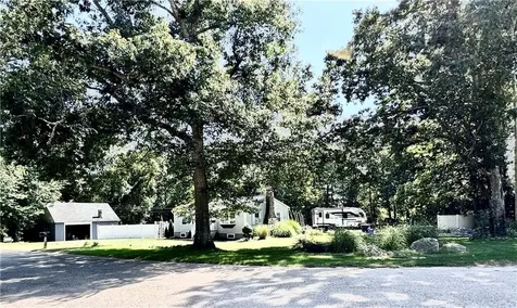 10 East Charles Street Charlestown RI 02813