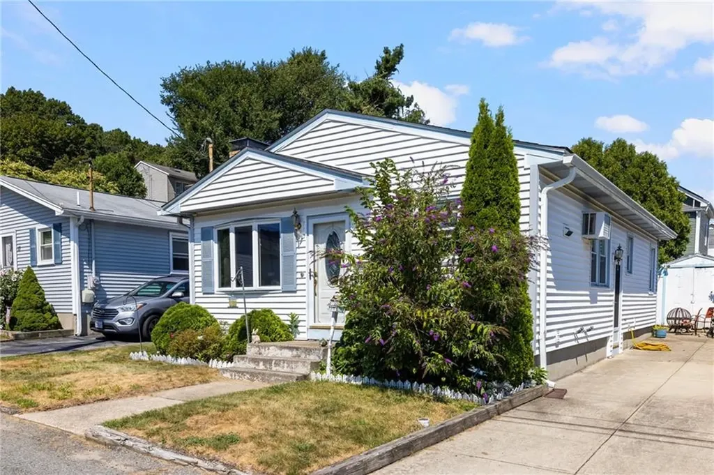 13 Wilna Street Providence RI 02904