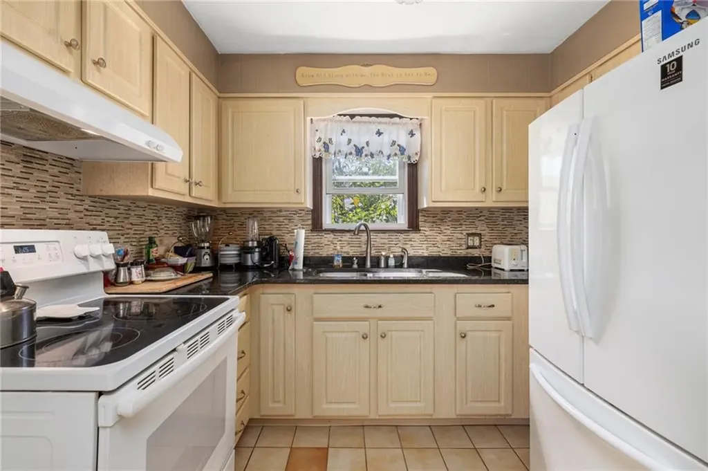 13 Wilna Street Providence RI 02904