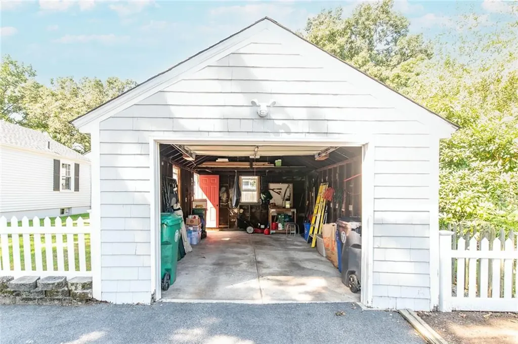 101 2nd Avenue Warwick RI 02888