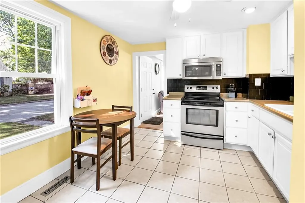 101 2nd Avenue Warwick RI 02888