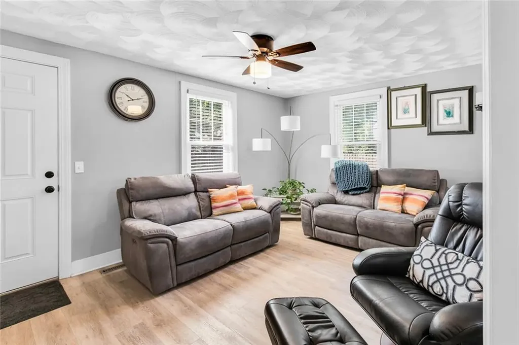 101 2nd Avenue Warwick RI 02888