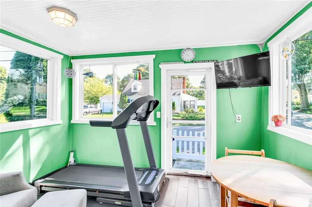 101 2nd Avenue Warwick RI 02888