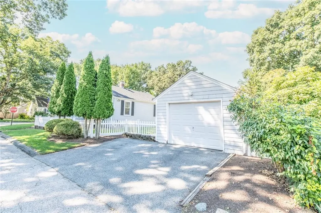 101 2nd Avenue Warwick RI 02888