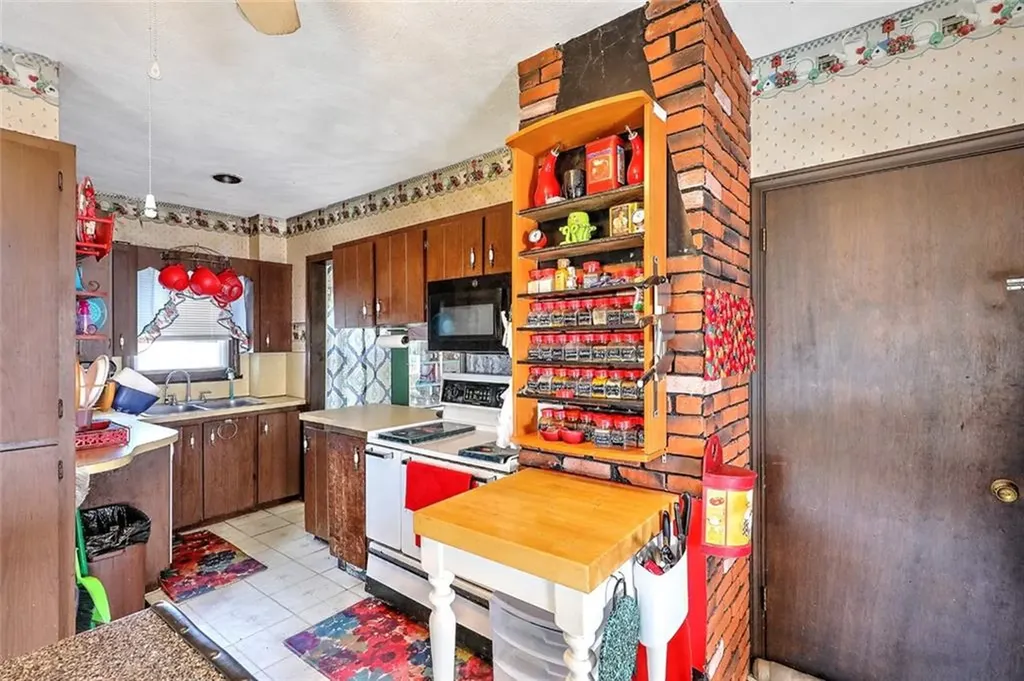 10 Highview Drive West Warwick RI 02893