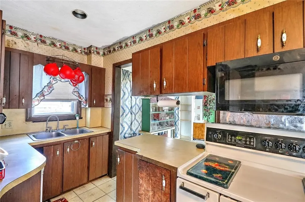 10 Highview Drive West Warwick RI 02893