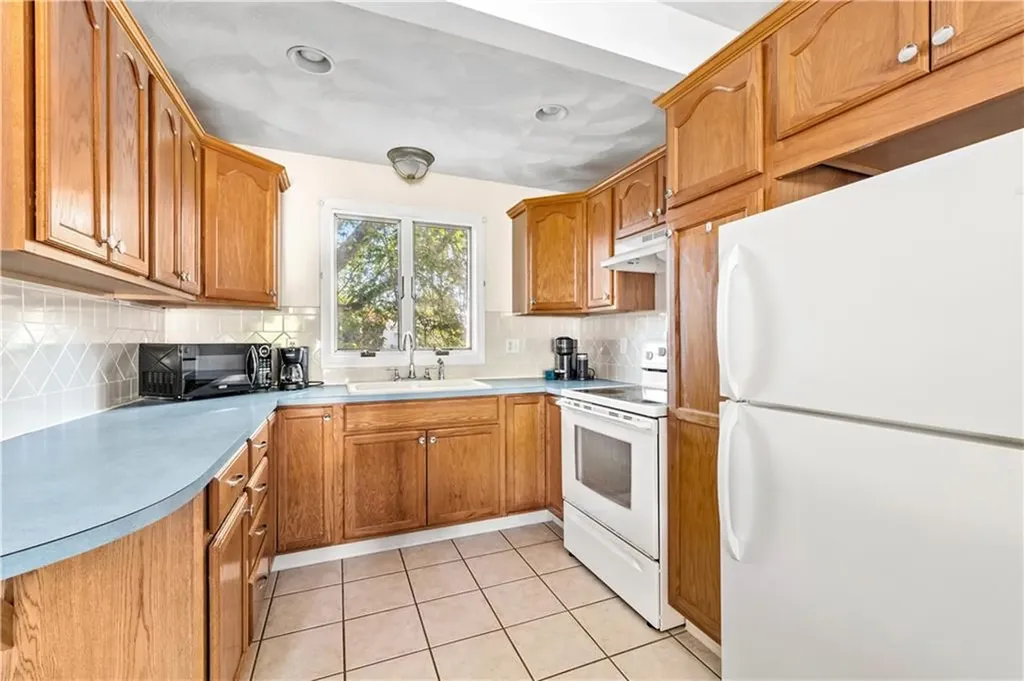 110 Brook Spring Drive Warwick RI 02889