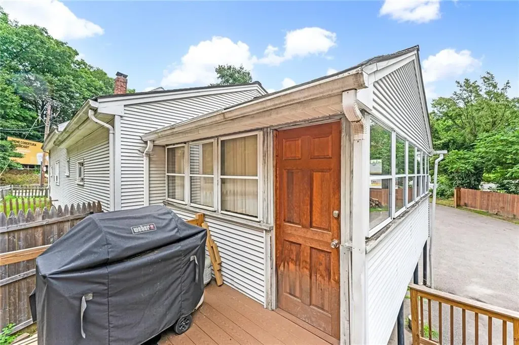 142 Mason Street Woonsocket RI 02895