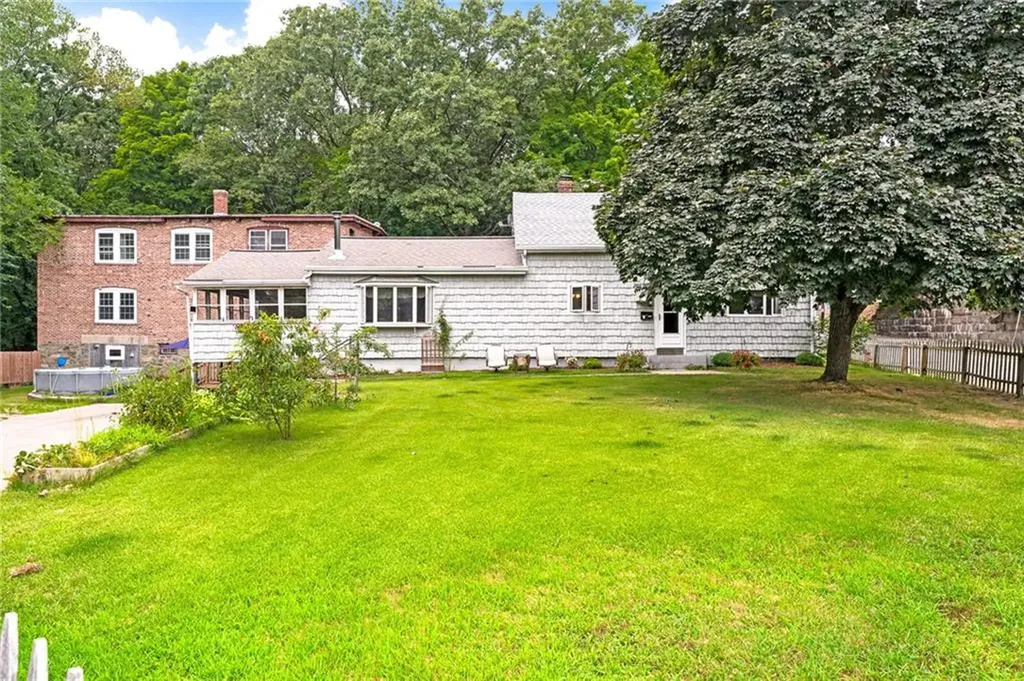 142 Mason Street Woonsocket RI 02895