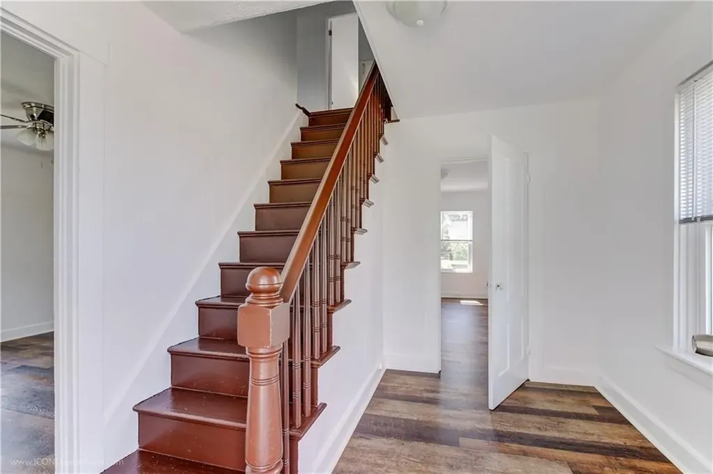 18 Paquins Lane Portsmouth RI 02871
