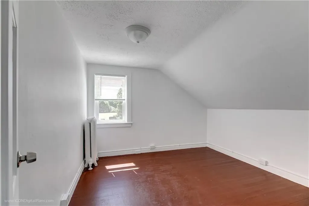 18 Paquins Lane Portsmouth RI 02871