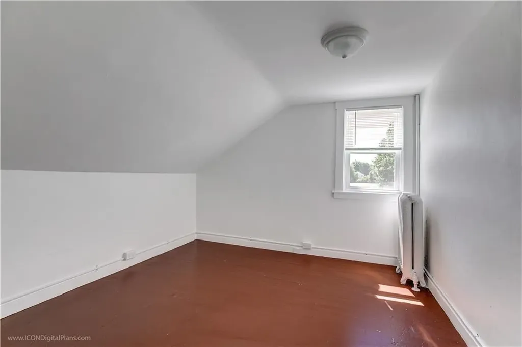 18 Paquins Lane Portsmouth RI 02871