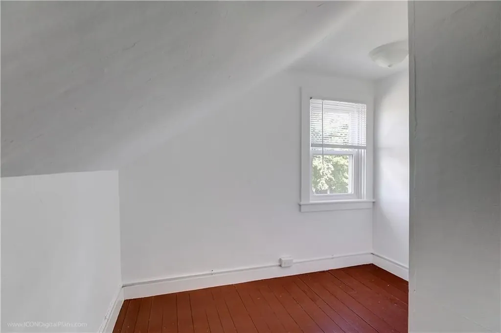 18 Paquins Lane Portsmouth RI 02871