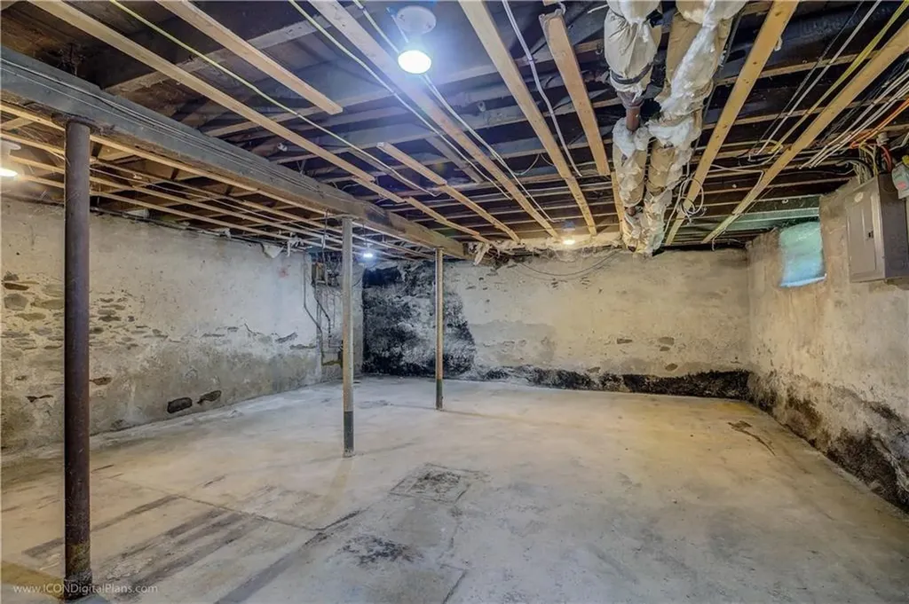18 Paquins Lane Portsmouth RI 02871