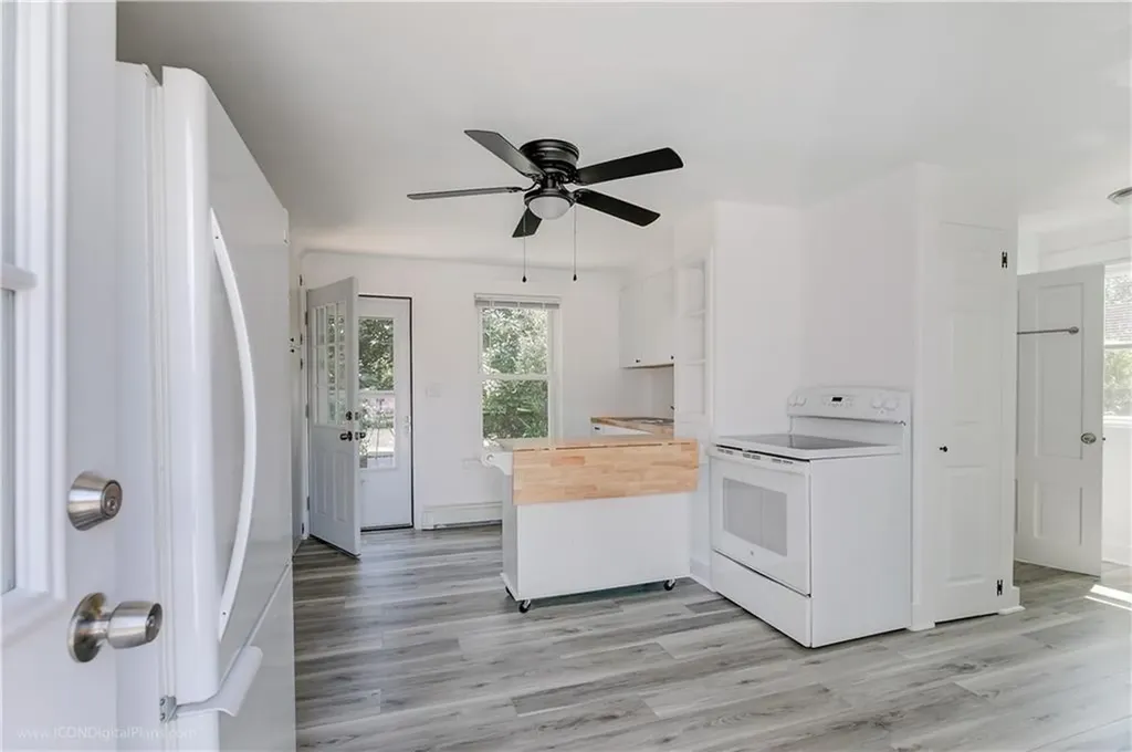 18 Paquins Lane Portsmouth RI 02871