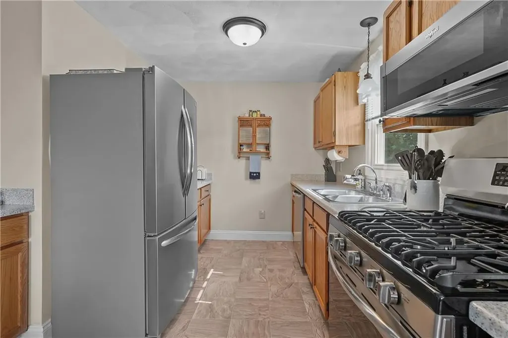 39 Wendell Street East Providence RI 02915