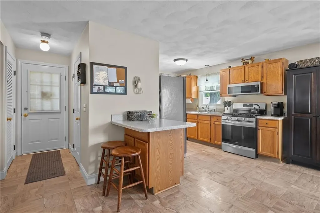 39 Wendell Street East Providence RI 02915