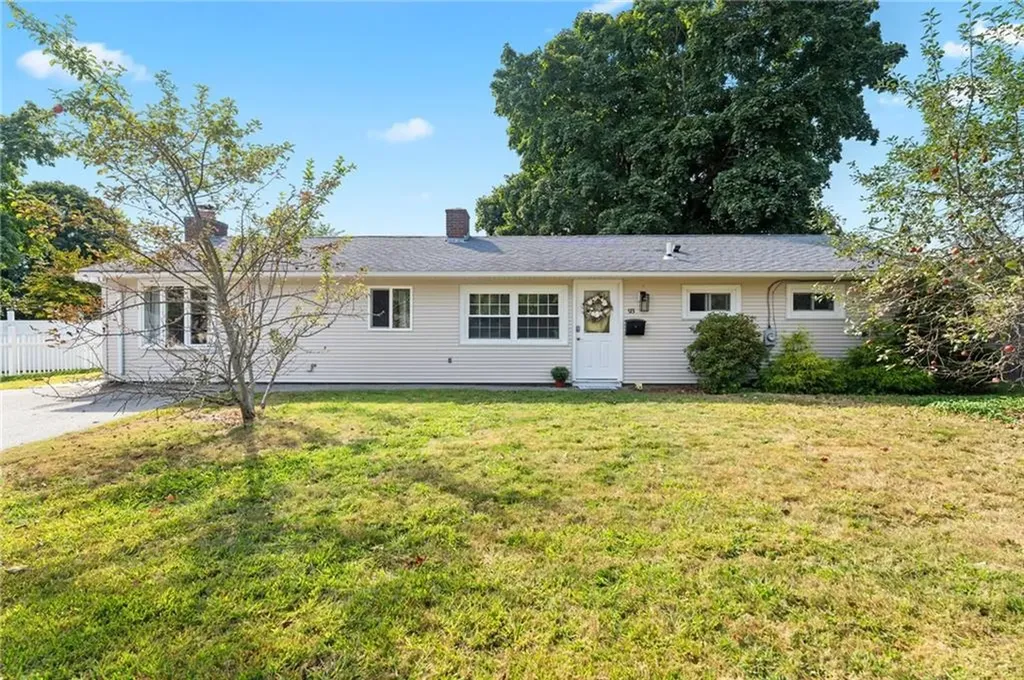 93 Haverhill Avenue Warwick RI 02886