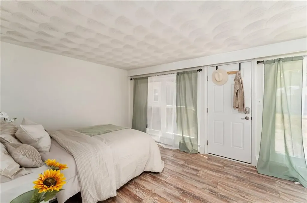 93 Haverhill Avenue Warwick RI 02886