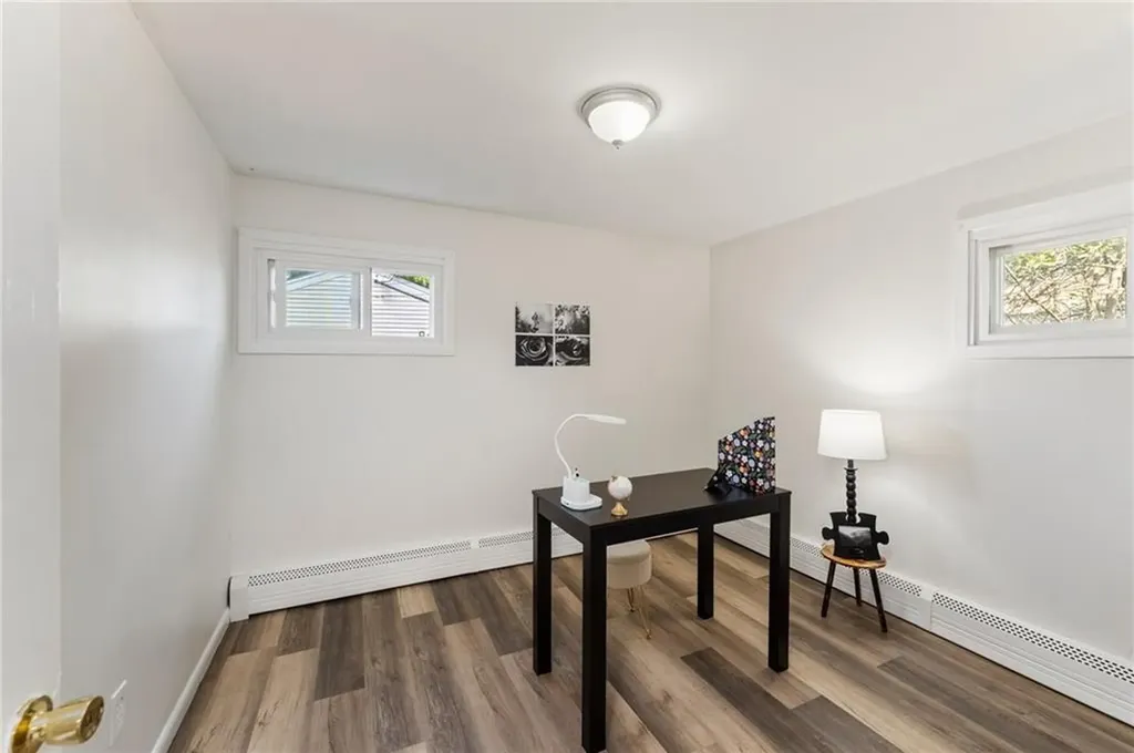 93 Haverhill Avenue Warwick RI 02886