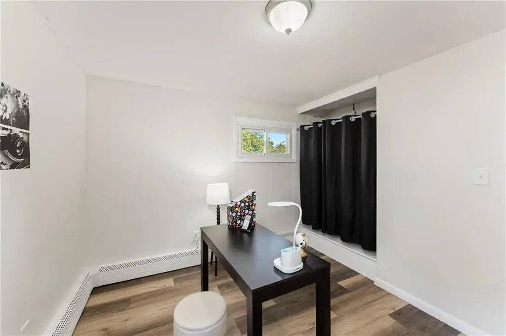 93 Haverhill Avenue Warwick RI 02886