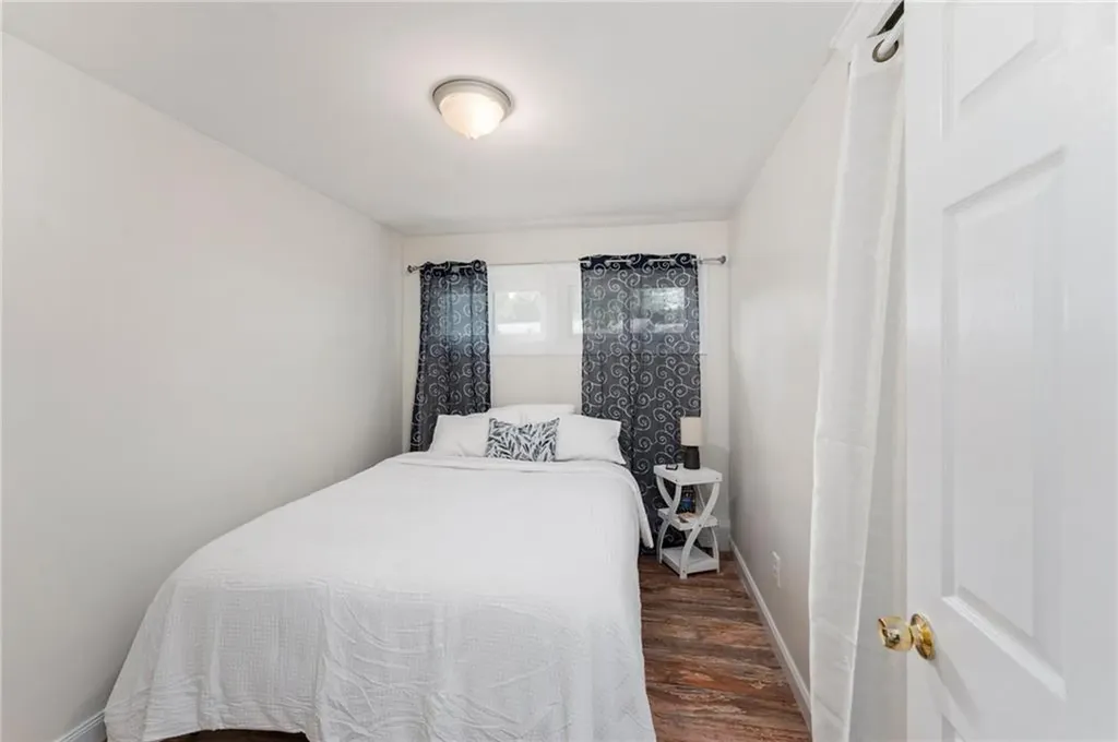 93 Haverhill Avenue Warwick RI 02886