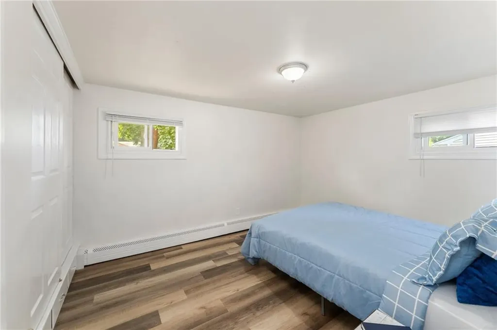 93 Haverhill Avenue Warwick RI 02886