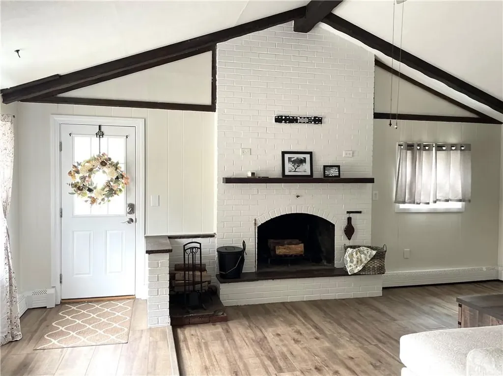 93 Haverhill Avenue Warwick RI 02886