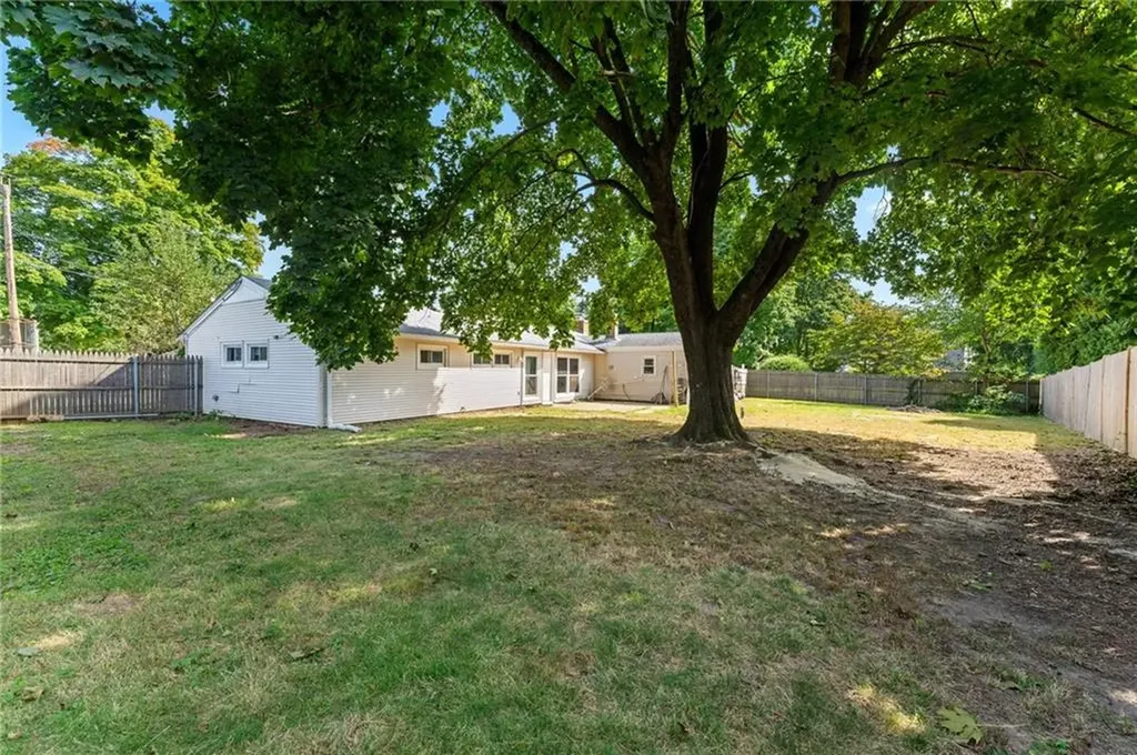 93 Haverhill Avenue Warwick RI 02886