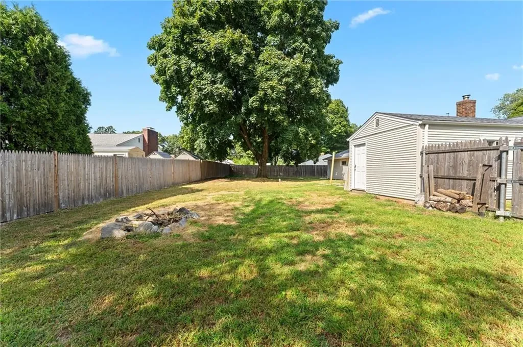 93 Haverhill Avenue Warwick RI 02886