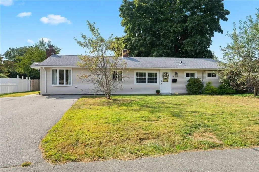 93 Haverhill Avenue Warwick RI 02886