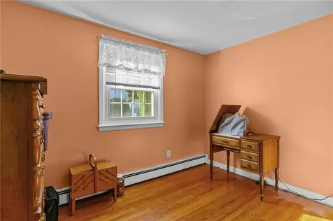 81 Pembroke Lane Coventry RI 02816