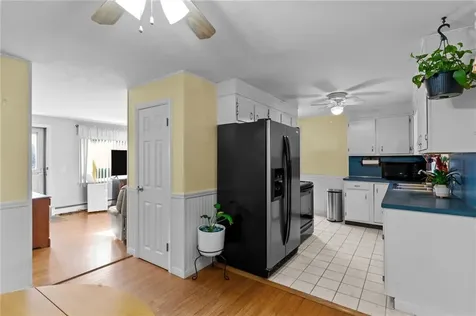 81 Pembroke Lane Coventry RI 02816